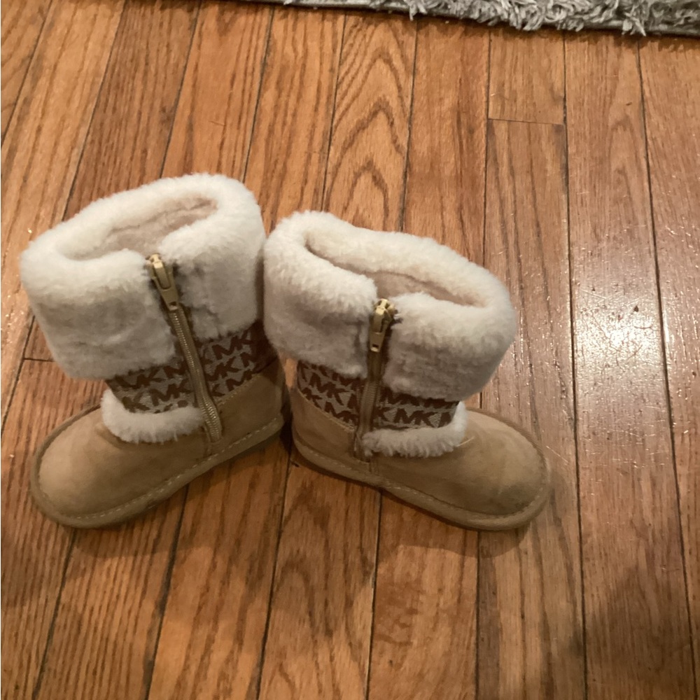 Michael Kors Boots - Picture 4 of 6